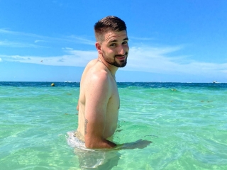 Live Sex Naughty18boy