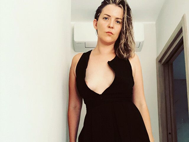 Naughtyholly's profile - Image n°2