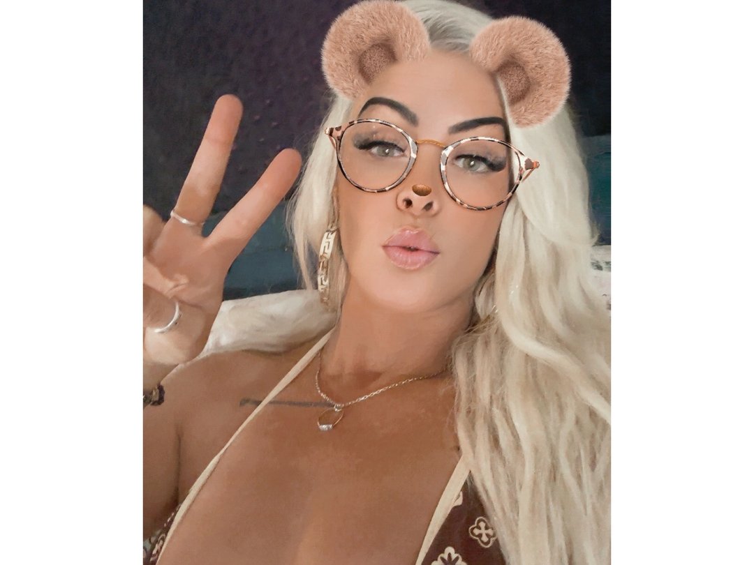 NaughtyLeahUK's profile - Image n°1