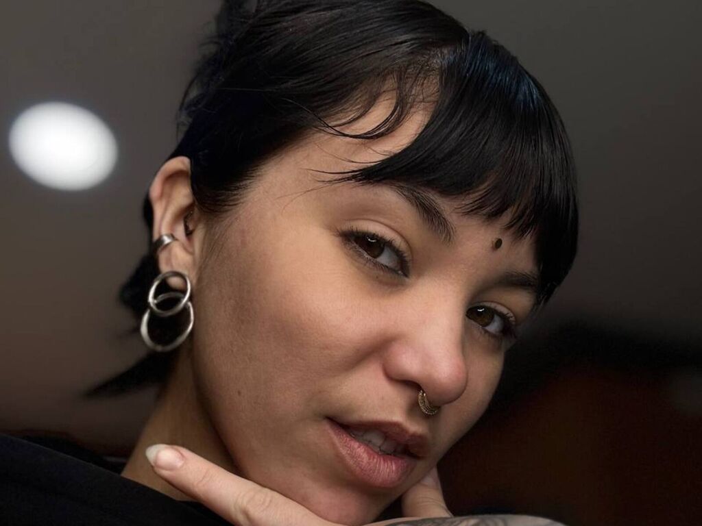 Perfil con Neogeisha - Imagen  n°1