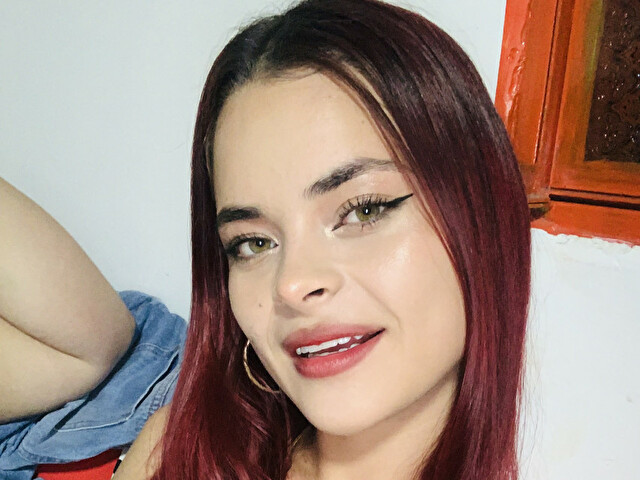 NicollSaenz's profile - Image n°3