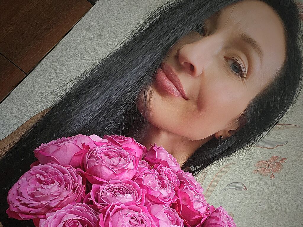 NikaJunes's profile - Image n°3