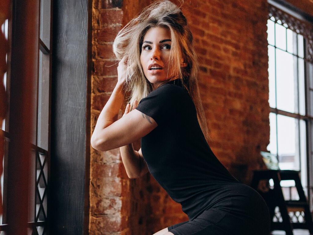 Nikkalmoore's profile - Image n°4