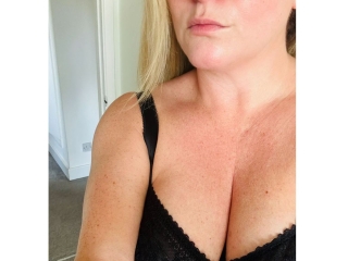 Nikkibigtitsx's Sexcam