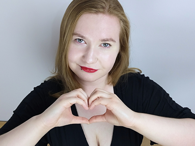 LaraWet's profile - Image n°0