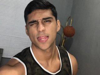 Live Sex Noahlahm