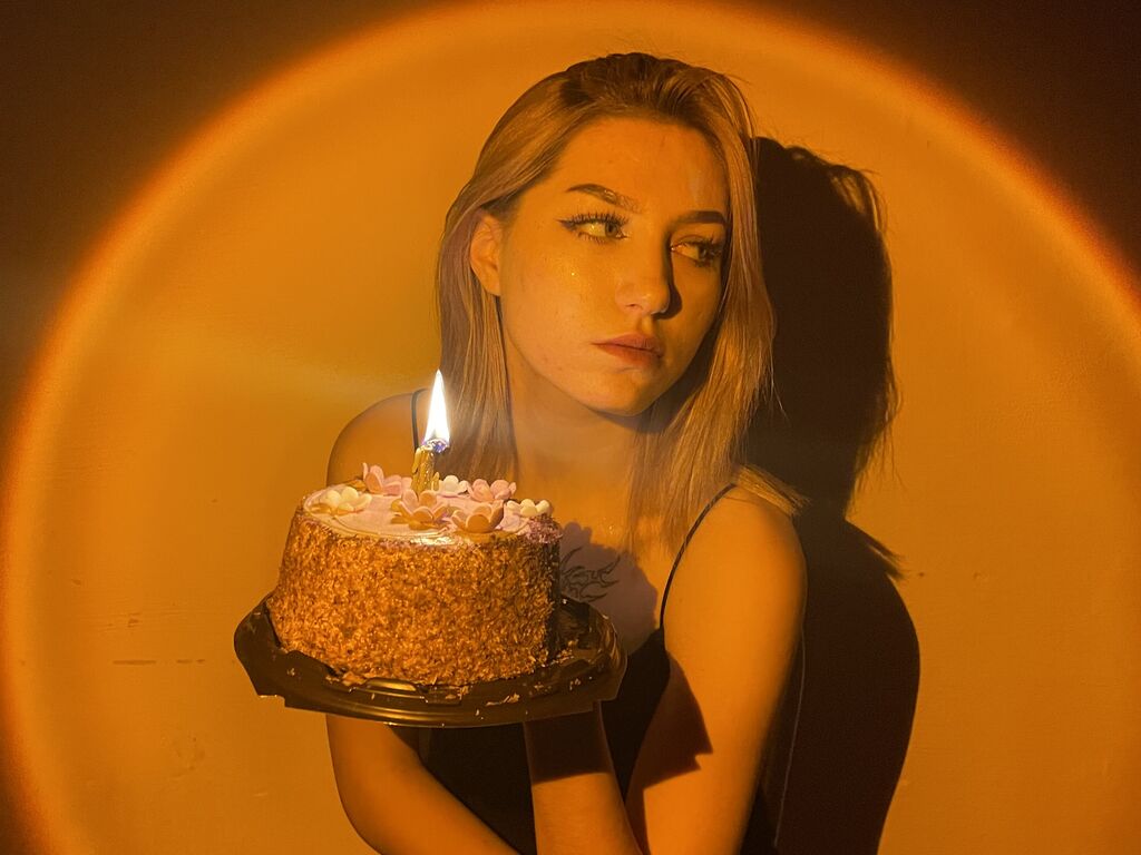 Norabaker's profile - Image n°0