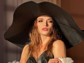 Webcam sex con Norahoberhelman