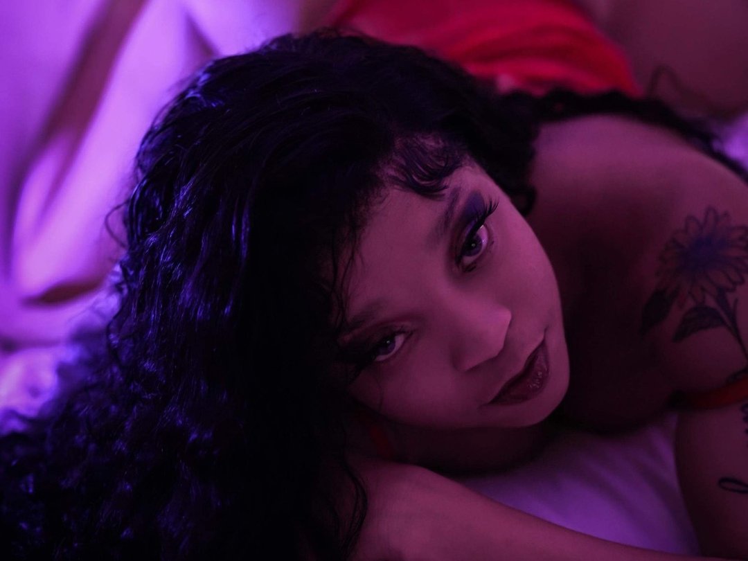 Nylaroyale' profilo - Immagine n°0