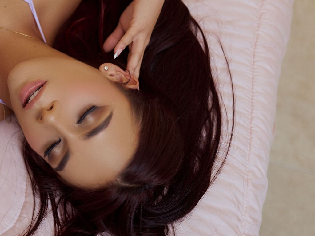 Olivialifton's profile - Image n°3