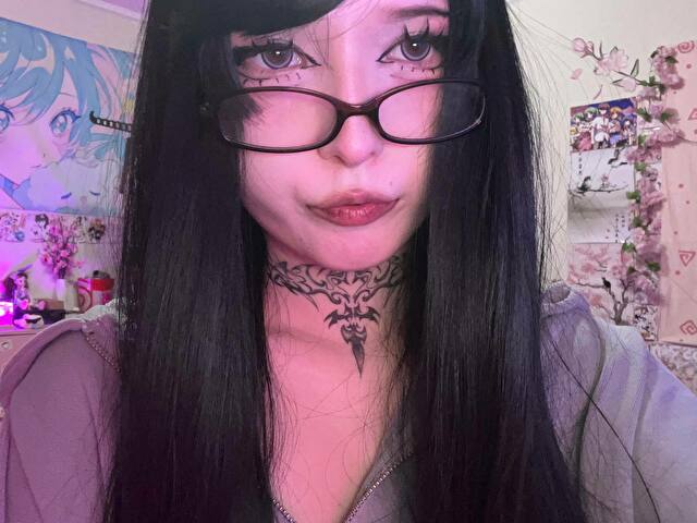 yanderewaifu's profile - Image n°5