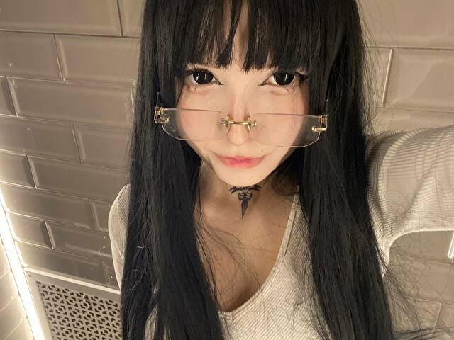 yanderewaifu's profile - Image n°7