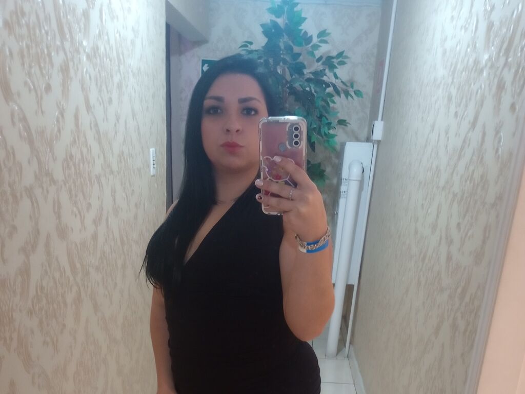 Pamellaguedes's profile - Image n°1