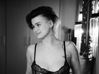 Sexo por webcam con Peachbev