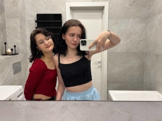 Peggyandlexie's Sexcam