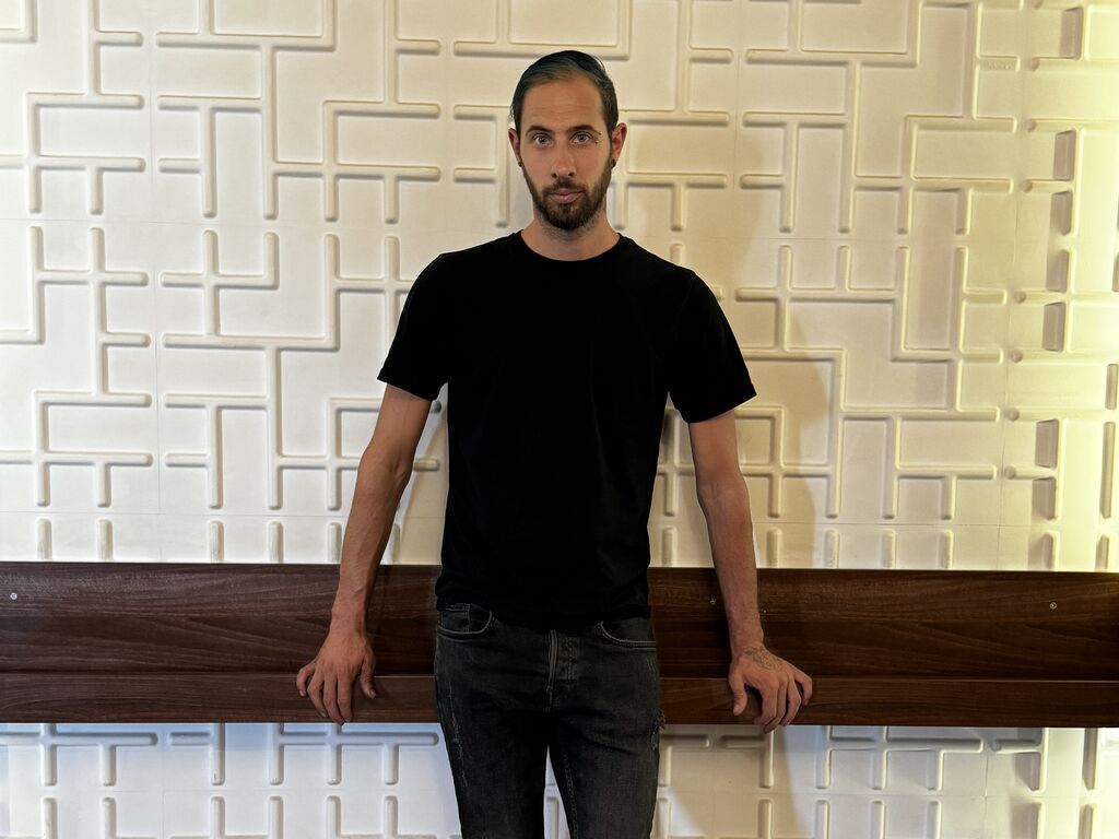 Peteralejandro's profile - Image n°0