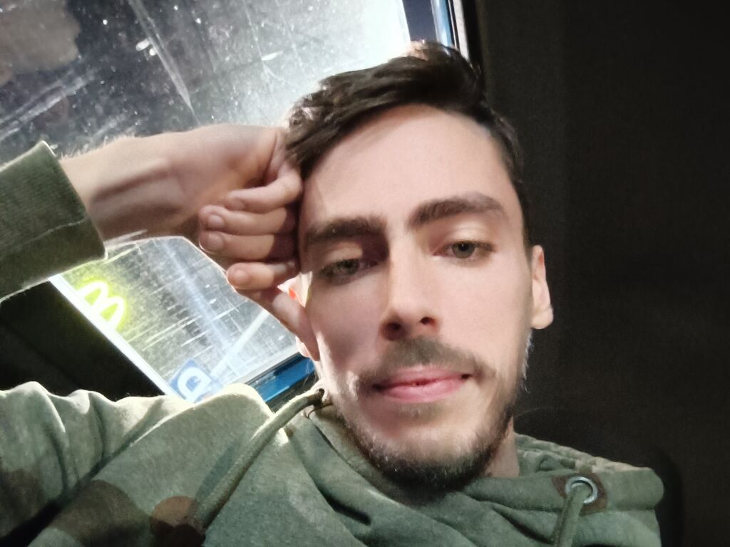 Petercaffrey's profile - Image n°1