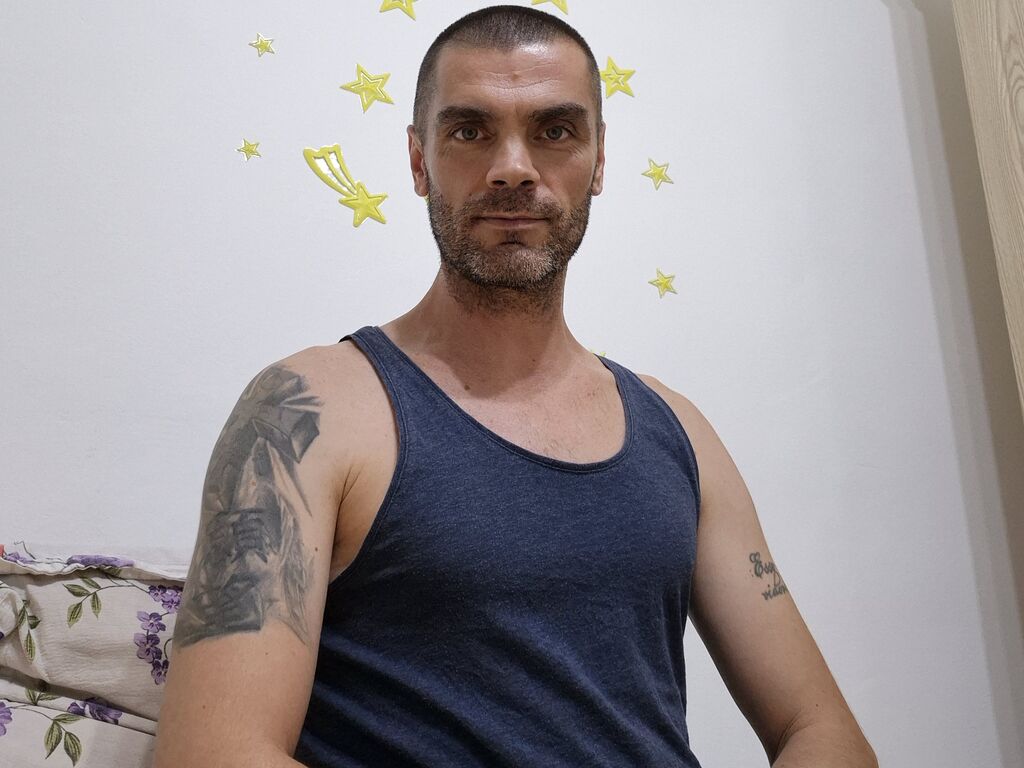 Peterjona's profile - Image n°1