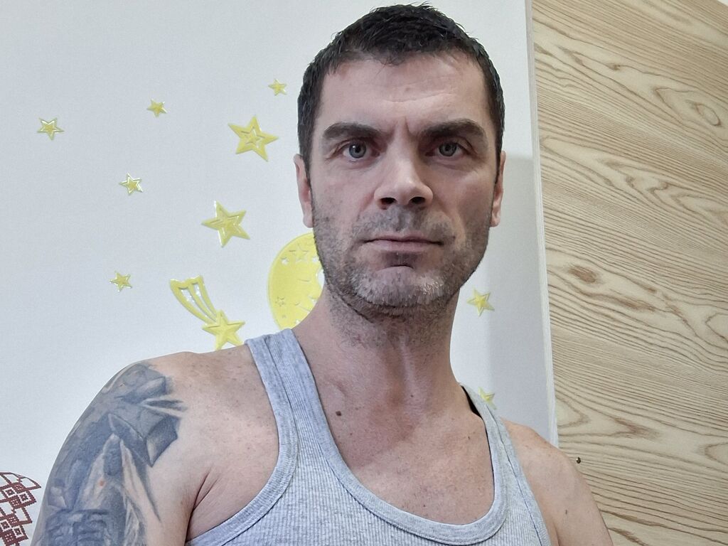 Peterjonui's profile - Image n°1