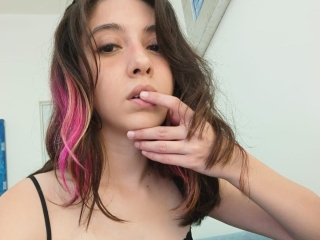 Petitebaby1039's Sexcam