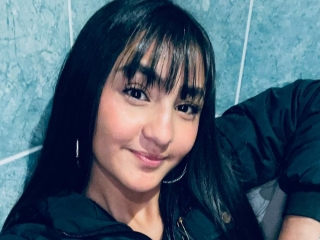 Webcam sex con Petitemia26