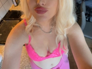 Pinkbarbssweet's Sexcam