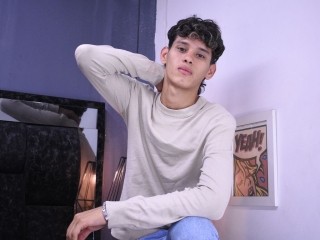 Webcam sex with Pitross