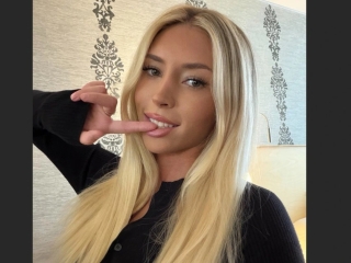Webcam sex with Poppysummers