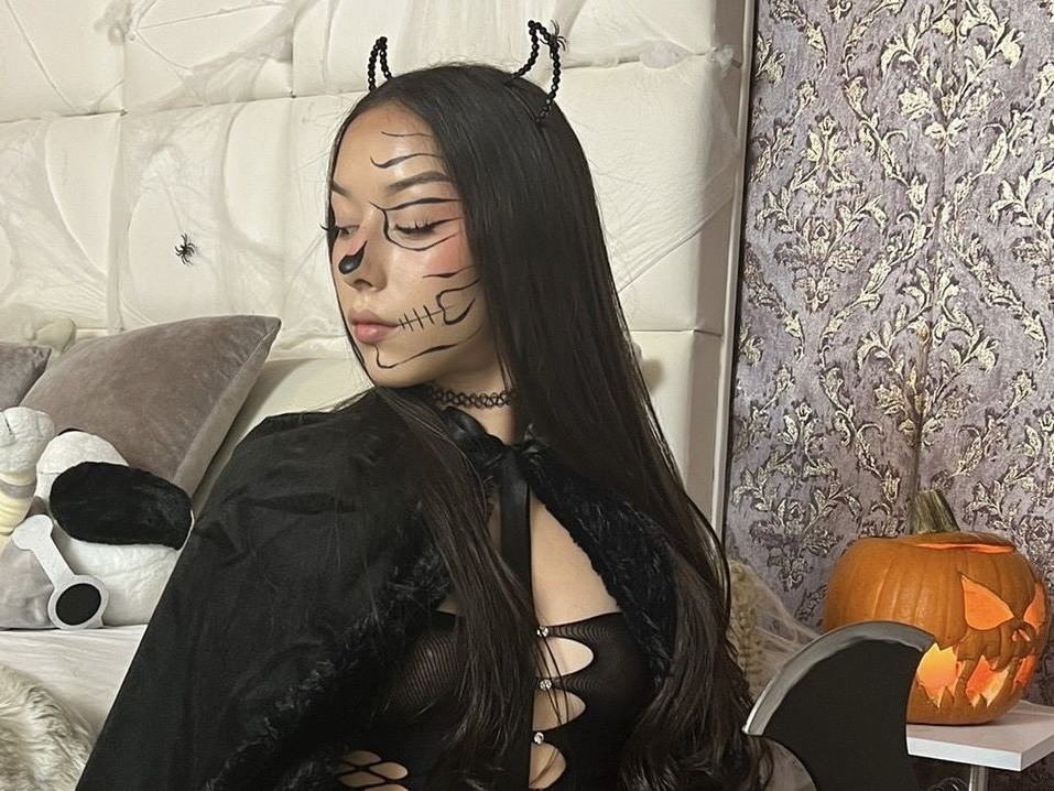 Prettylitlething's profile - Image n°2