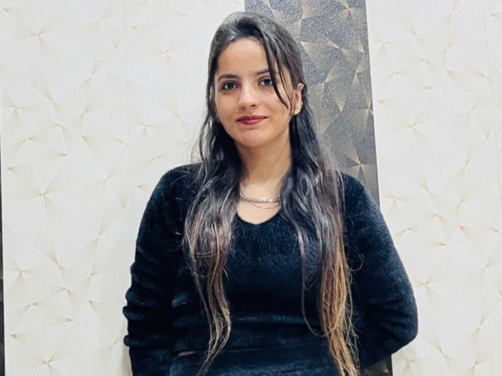 Priyamehra's profile - Image n°1