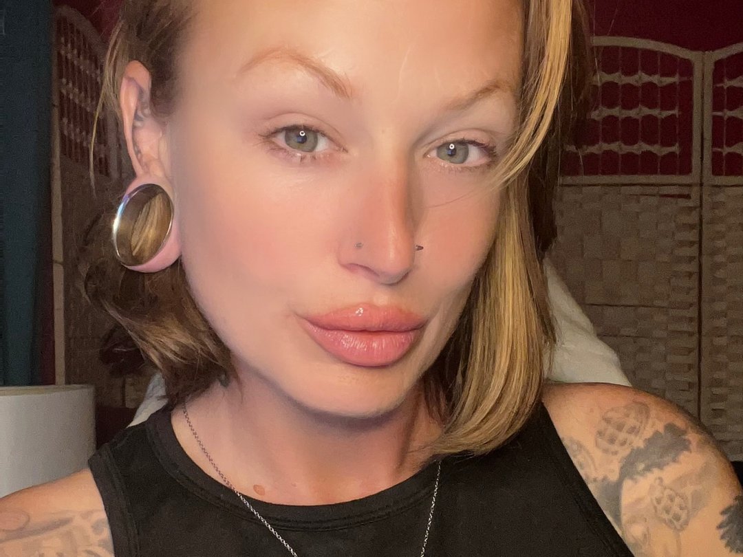 Perfil con Queen_Suzie - Imagen  n°0