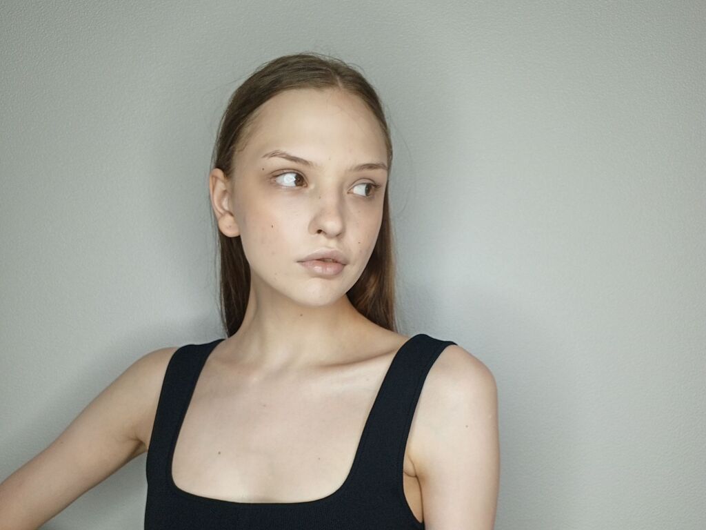 Queenieadderly's profile - Image n°0