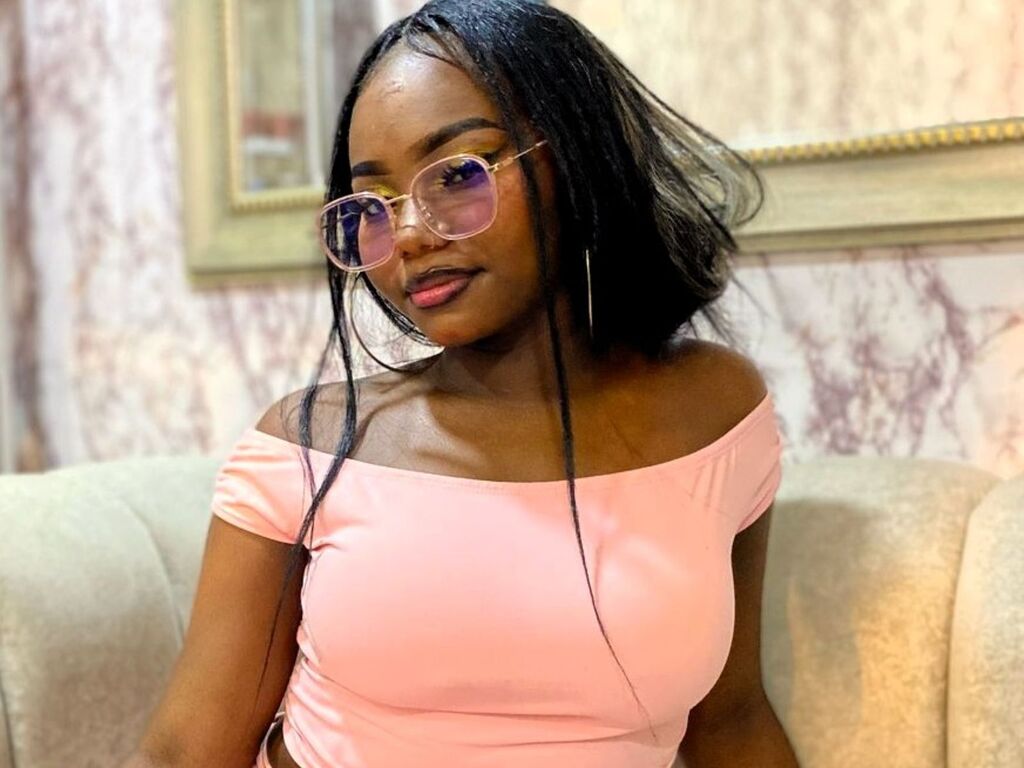 Queenieebony's profile - Image n°1