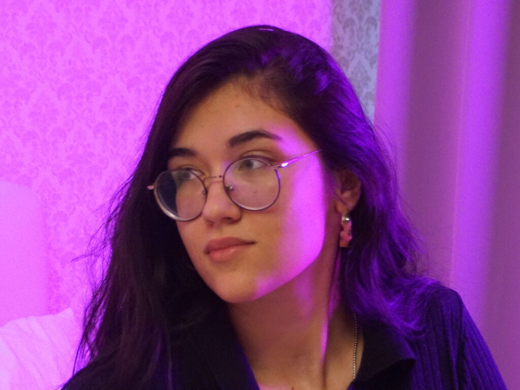 Rachelbroms's profile - Image n°1