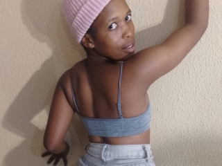 Webcam sex con Rarepetite