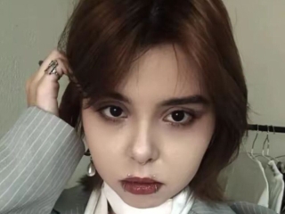 Sexo por webcam con Reneewilli