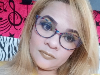 Sexo por webcam con Reyesarah