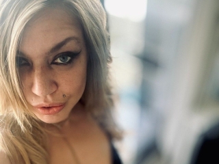 Webcam sex with Rhiamoon