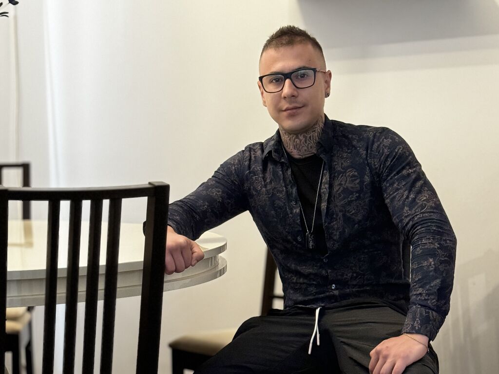 Romeobodhi's profile - Image n°0