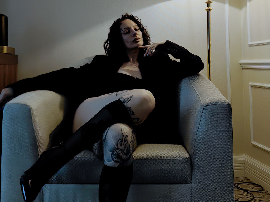 Rosecrowley's profile - Image n°3