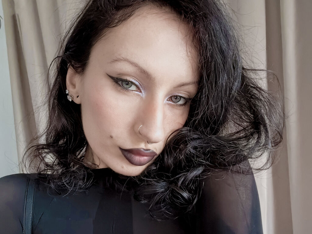 Rosecrowley's profile - Image n°4