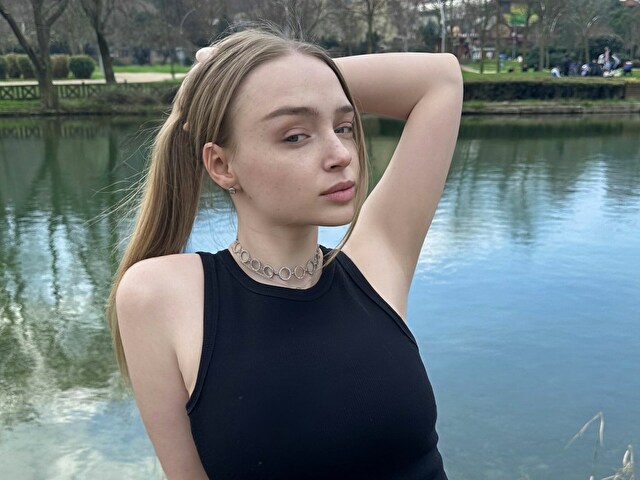 Roseyglow's profile - Image n°11