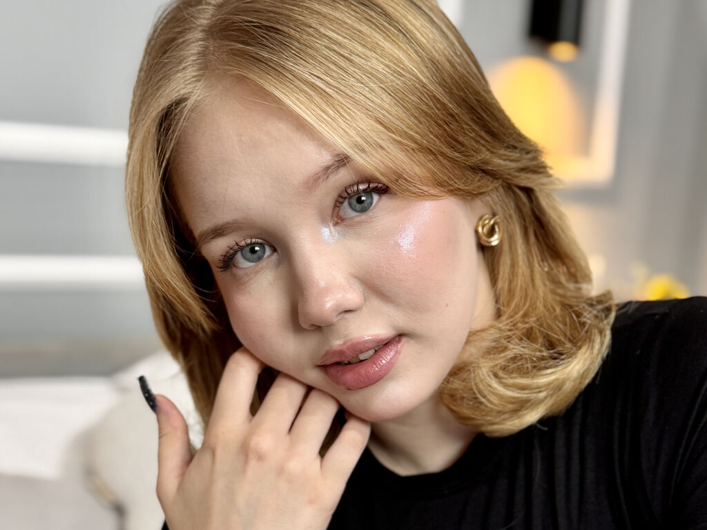 Rousline's profile - Image n°0