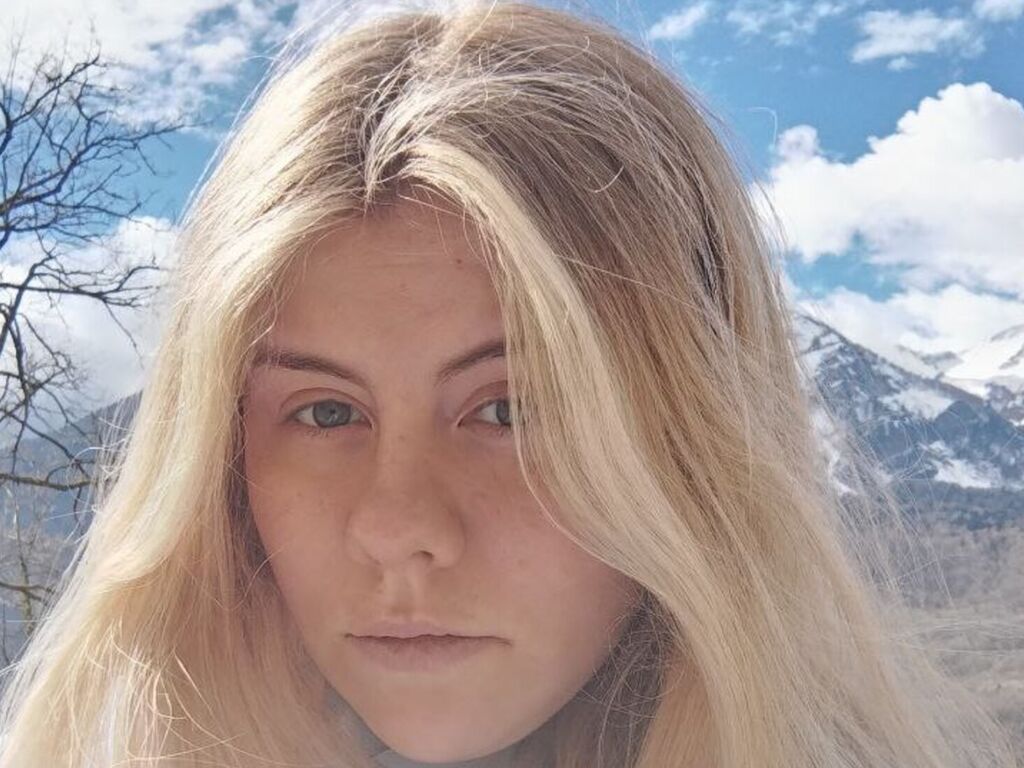 Rowenafarro's profile - Image n°1