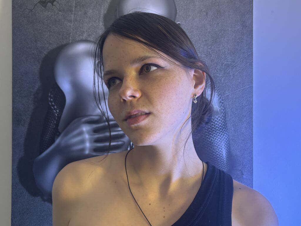 Roxanahino's profile - Image n°0