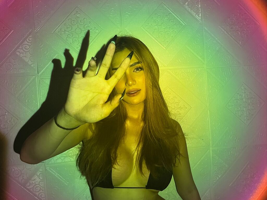 Roxanbarcelo's profile - Image n°1