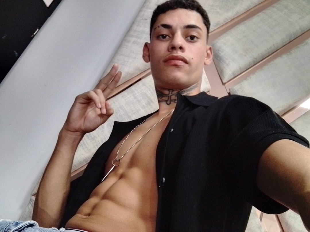 Royjames_19's profile - Image n°0