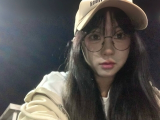 Webcam sex con Ruanshiyuan