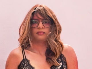 Sexo por webcam con Ruhi