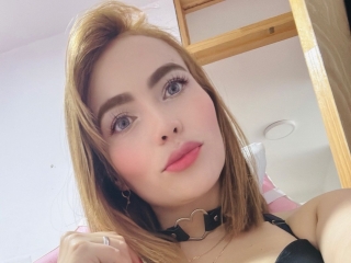 Sarah_Santamaria
